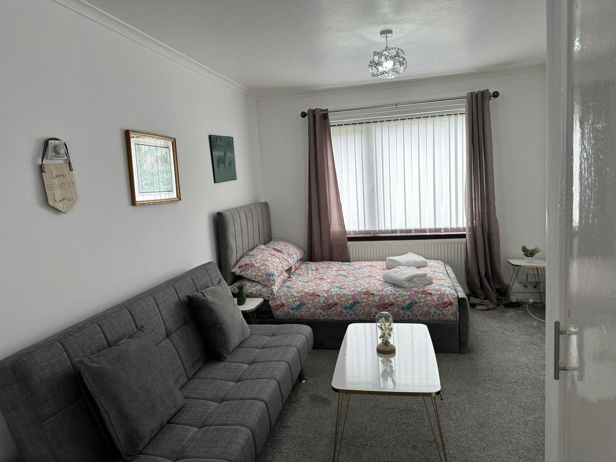 Lovely 3 Bedroom House Close To City Centre Peterlee Exterior photo